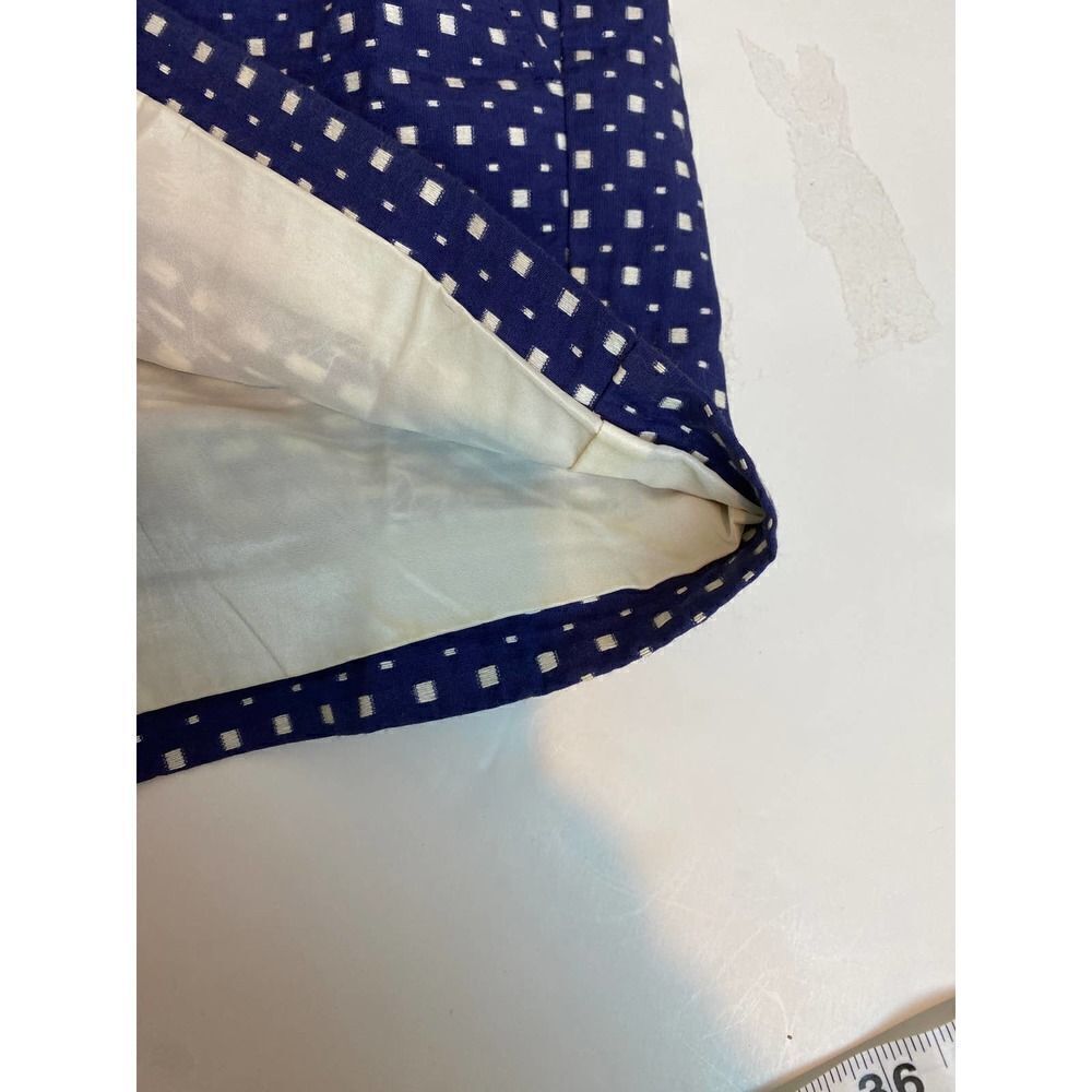 Banana Republic Shorts Blue Square Pattern Preppy -- Size 8 - Picture 6 of 9